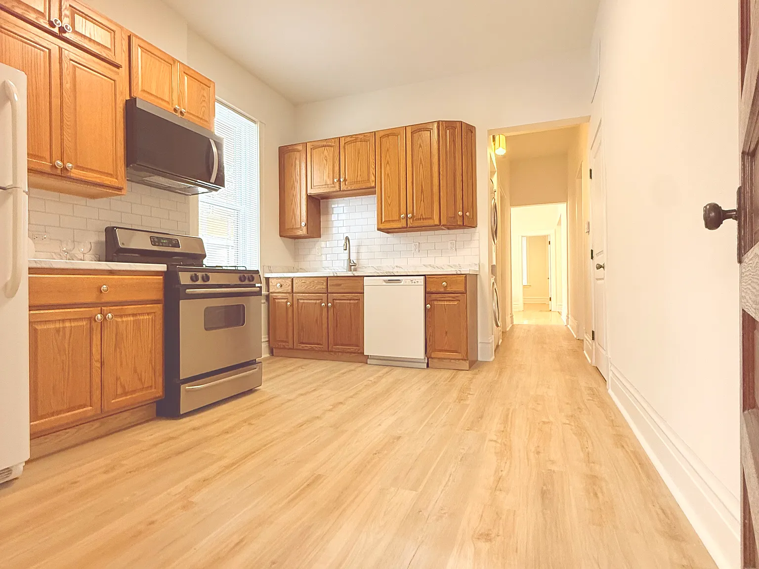 2 bed, 1350 sqft, $3,100 — Photo 3