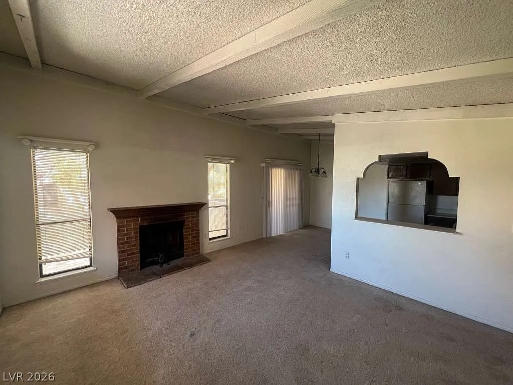 2 bed, 1073 sqft, $1,400 — Photo 4