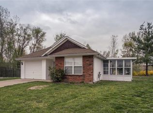1107 SW Blue Branch Dr, Grain Valley, MO 64029