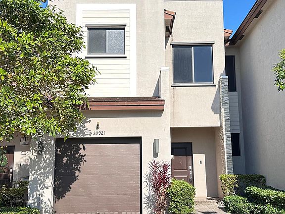 4th image of 20921 NE 2nd Pl