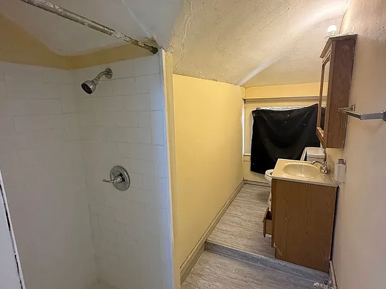 207 Bradford St — Photo 4