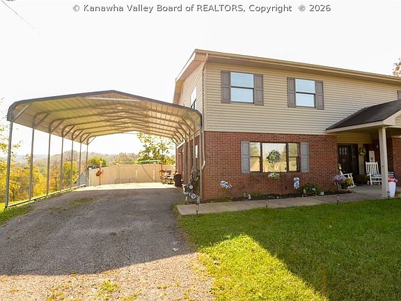 3rd image of 111 Deer Run Dr