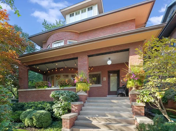 852 W Junior Ter, Chicago, IL 60613