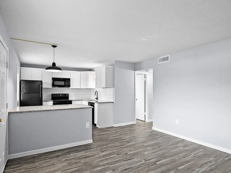 Ridge Manor Apartments — Photo 21