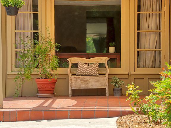2nd image of 3144 Honolulu Ave