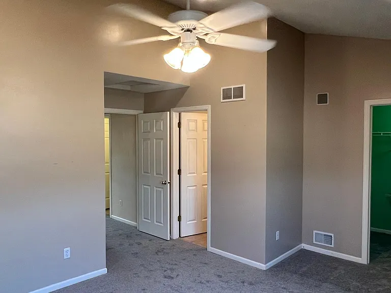7866 Old Carriage Ct #7866 — Photo 19