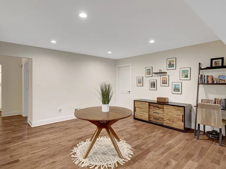 10904 Belgravia Ct — Photo 16