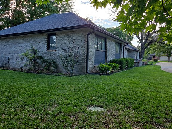 3rd image of 1705 Cypress Ln