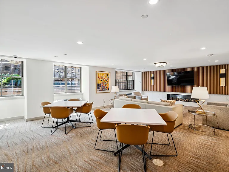 219 S 18th St #29-1217 — Photo 14