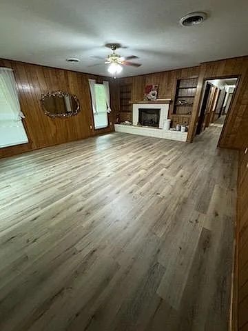 3 bed, 2016 sqft, $2,299 — Photo 3