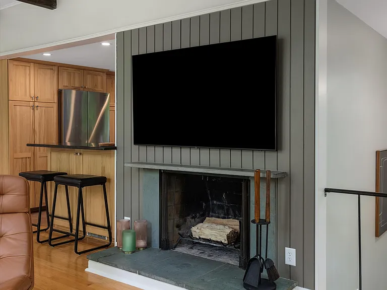 24179 Locust St — Photo 10