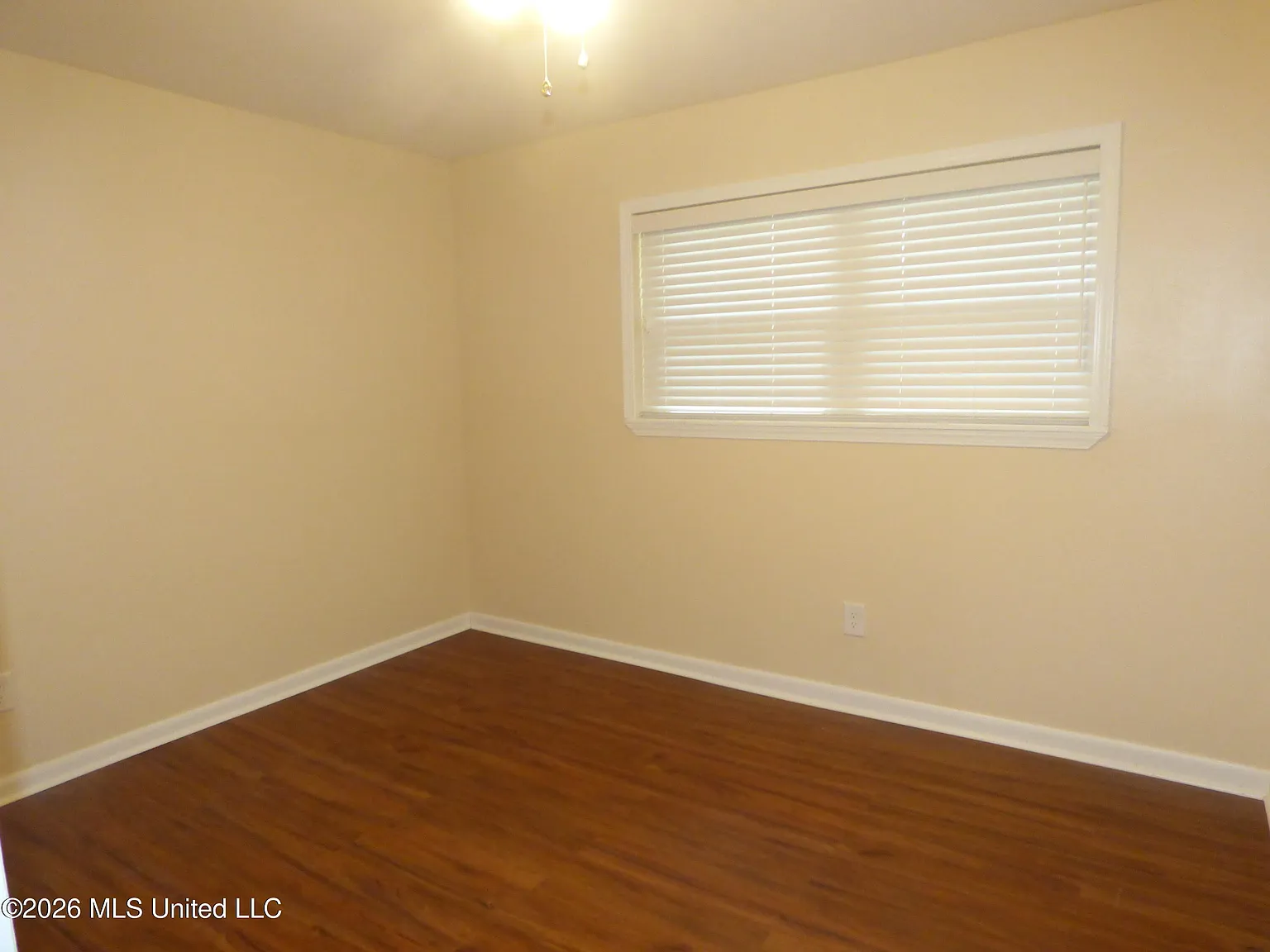 4 bed, 2.0 bath, 1532 sqft, $1,350 — Photo 2
