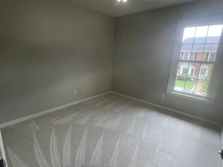 1002 Colonial Meadows Way — Photo 15