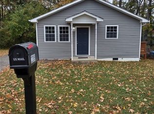 2209 Trenton St, Hopewell, VA 23860