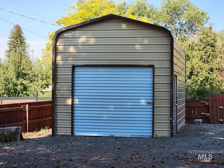 106 E Whiteley Ave — Photo 5