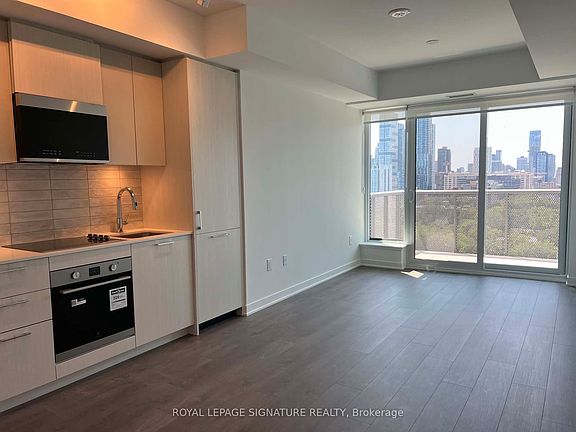 3rd image of 10 Oak St #1407