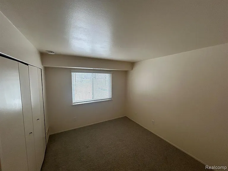 30042 W Twelve Mile Rd #56 — Photo 20