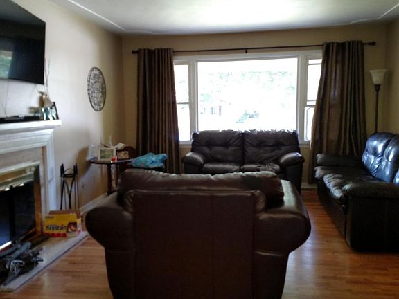 3rd image of 4773 Grandwoods Dr
