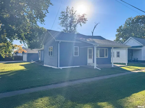 312 E Union St, Mount Sterling, IL 62353