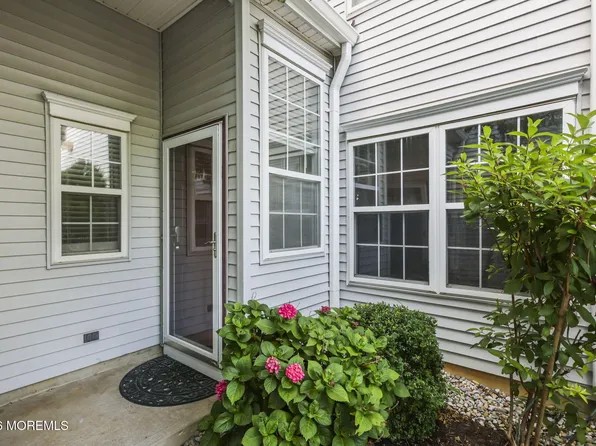 761 Banyan Ct, Morganville, NJ 07751