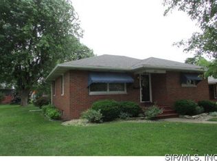 663 Leslie Ave, Wood River, IL 62095