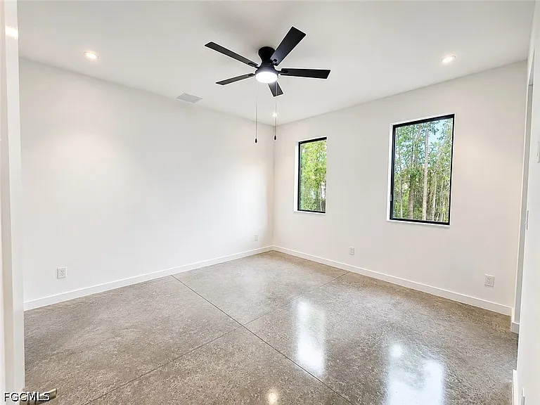 2402 George Ave S — Photo 4