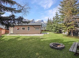 228 NE 17th St, Canmore, AB T1W 1Y8