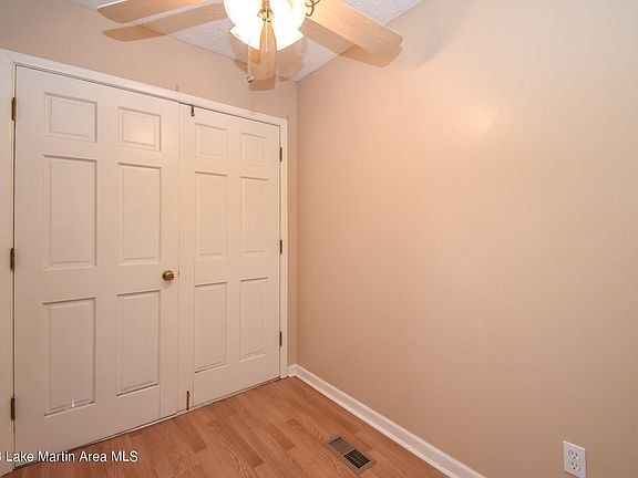 3rd image of 1486 Flora Dr