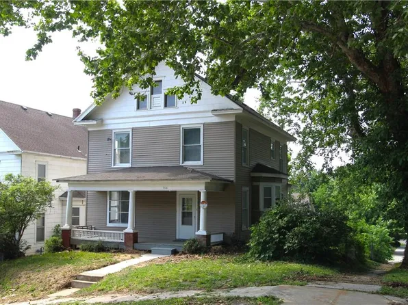 702 McDonald St, Saint Joseph, MO 64505