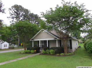 1827 College St SE, Decatur, AL 35601