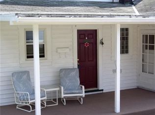 327 E Pike St #1, Houston, PA 15342