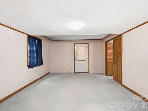 4th image of 250 Roberta Rd SW