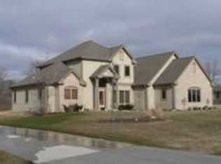 W203N15864 Twin Creeks Rd, Jackson, WI 53037