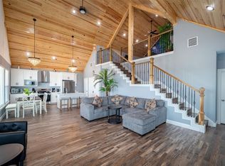 413 Pompano Ln, Freeport, TX 77541