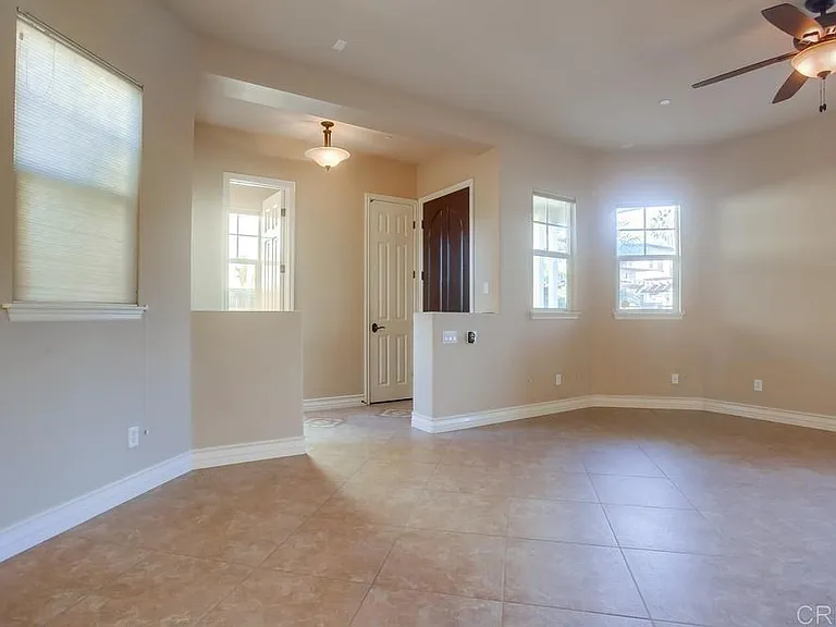 421 N Cedros Ave N — Photo 10