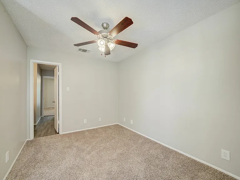 Hidden Oaks Apartments — Photo 78