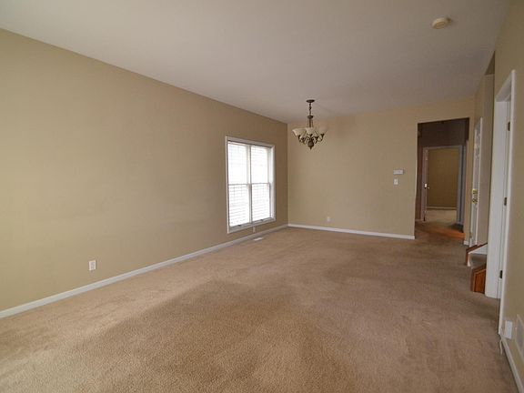 4th image of 0N434 Dooley Dr
