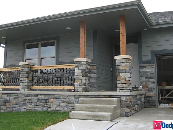 2nd image of 15401 Chalco Pointe Dr
