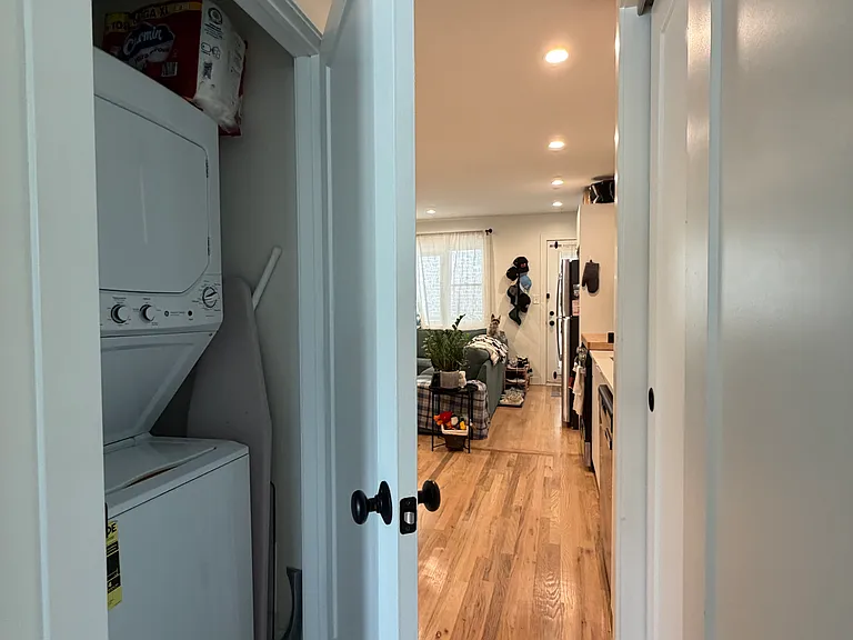 1756 W Rosehill Dr #2D — Photo 8
