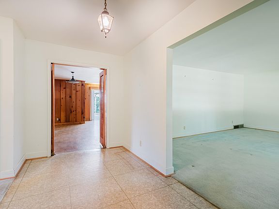 3rd image of 3025 Breckenwood Dr