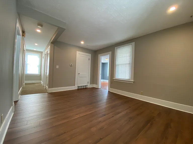 54 E Como Ave #1/2 — Photo 6