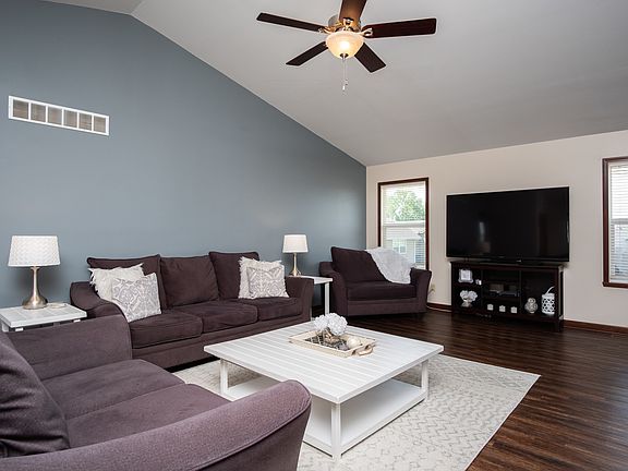 4th image of 6342 Sunnybrook Ln