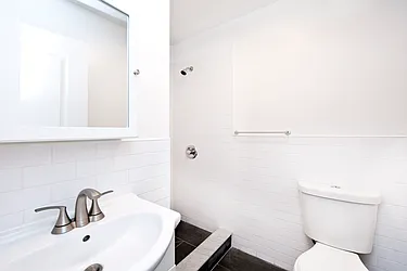 Rented by R New York