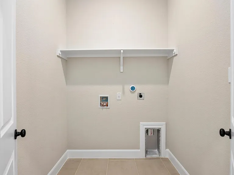 215 Park Cir — Photo 10