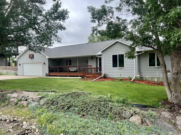 105 Riverside Dr, Pierre, SD 57501