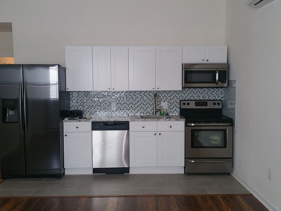 1st image of 3134 Richmond St
