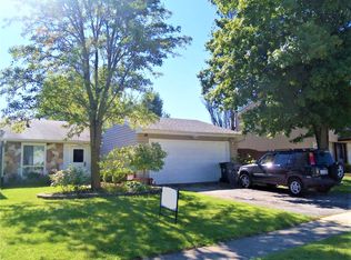 127 Highbury Dr, Elgin, IL 60120