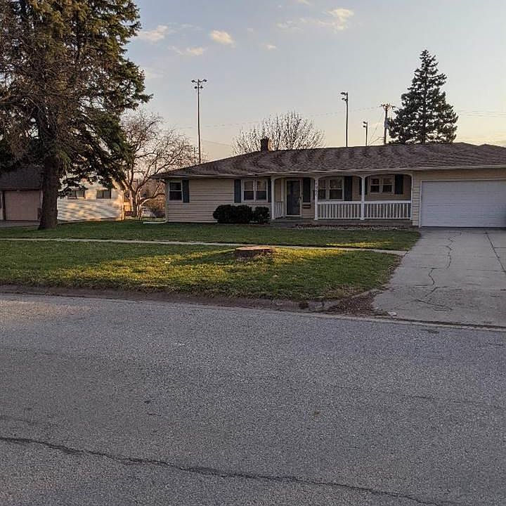 1st image of 4966 S 136th St