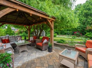 891 Garth St, Hamilton, ON L9C4L1