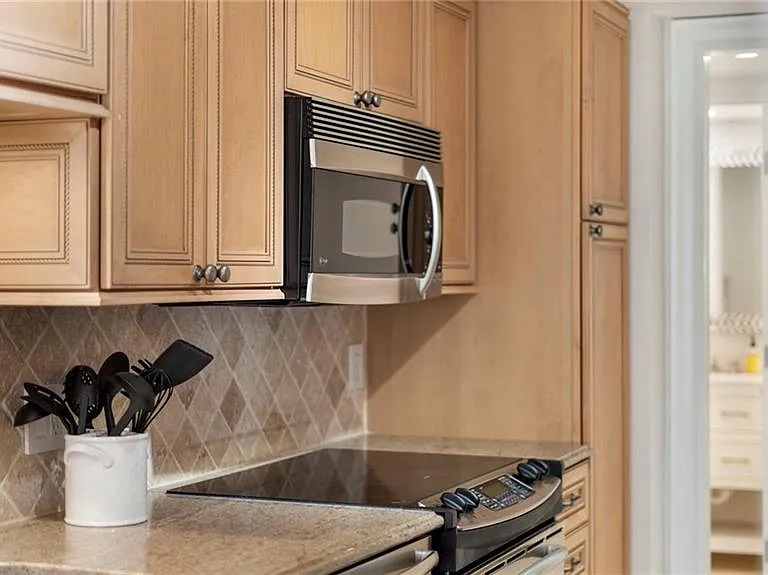 4005 Gulf Shore Blvd N #700 — Photo 26